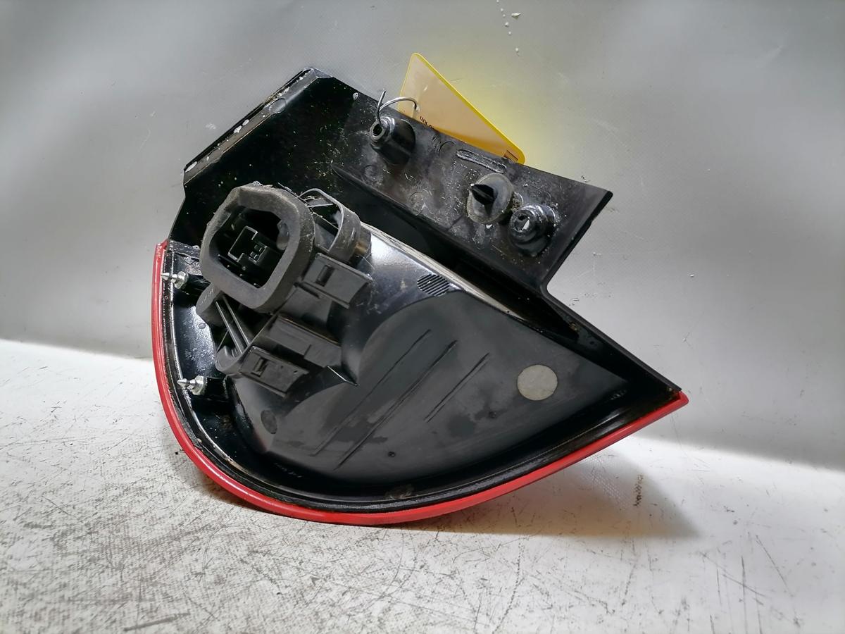 Mitsubishi Colt Z30 original R&uuml;cklicht R&uuml;ckleuchte Schlussleuchte rechts au&szlig;en 3-T&uuml;rer Bj.2007